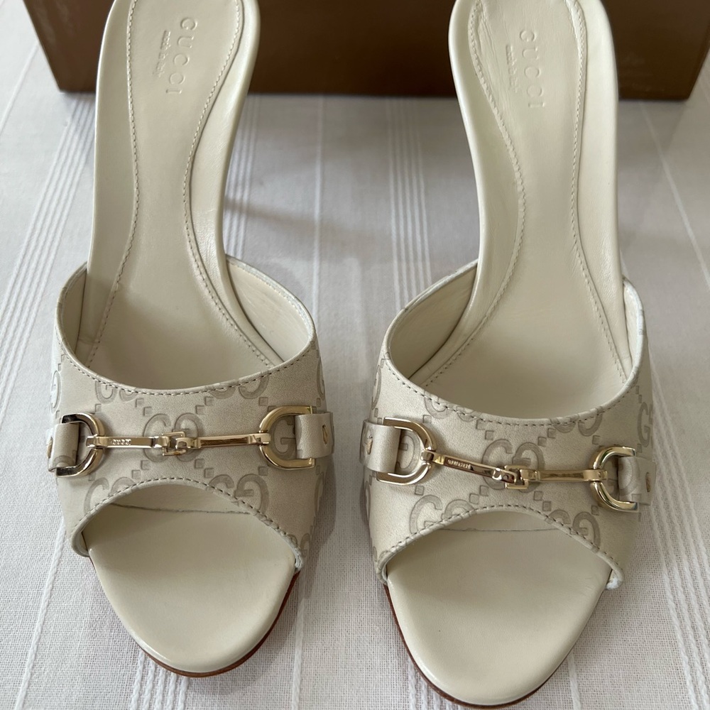 New Gucci Women's Cream Slide Sandals, Size 6